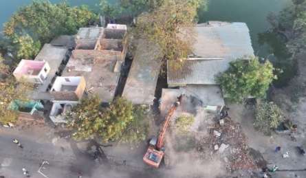 VIDEO: अहमदाबाद में बुलडोजर कार्रवाई, 430 रिहायशी और 30 कमर्शियल स्ट्रक्चर किए गए ध्वस्त