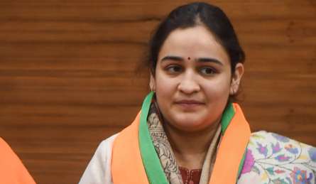 कौन हैं अपर्णा यादव? मुलायम सिंह यादव के बेटे से तलाक की खबर आई, जानें उनके बारे में खास बातें