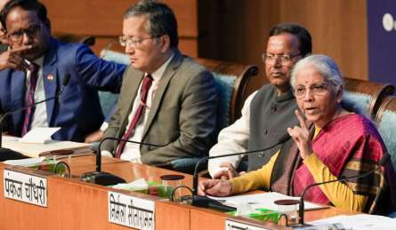 सरकारी बैंकों में FDI बढ़ाकर 49% करने की संभावनाओं पर विचार कर रहा वित्त मंत्रालय, जानें मौजूदा लिमिट है कितनी?