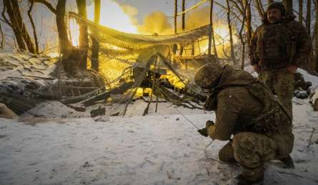 यूक्रेन के लिए लड़ रहे हैं 75 देशों के 10 हजार से ज्यादा विदेशी लड़ाके: रिपोर्ट