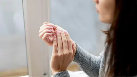 ड्राई हैंड से छुटकारा पाने के आसान घरेलू नुस्खे
