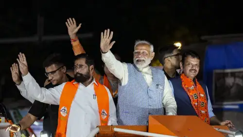 Lok Sabha Elections 2024: प्रधानमंत्री नरेंद्र मोदी ने मुंबई में किया रोड शो, उमड़ा जनसैलाब, देखें तस्वीरें