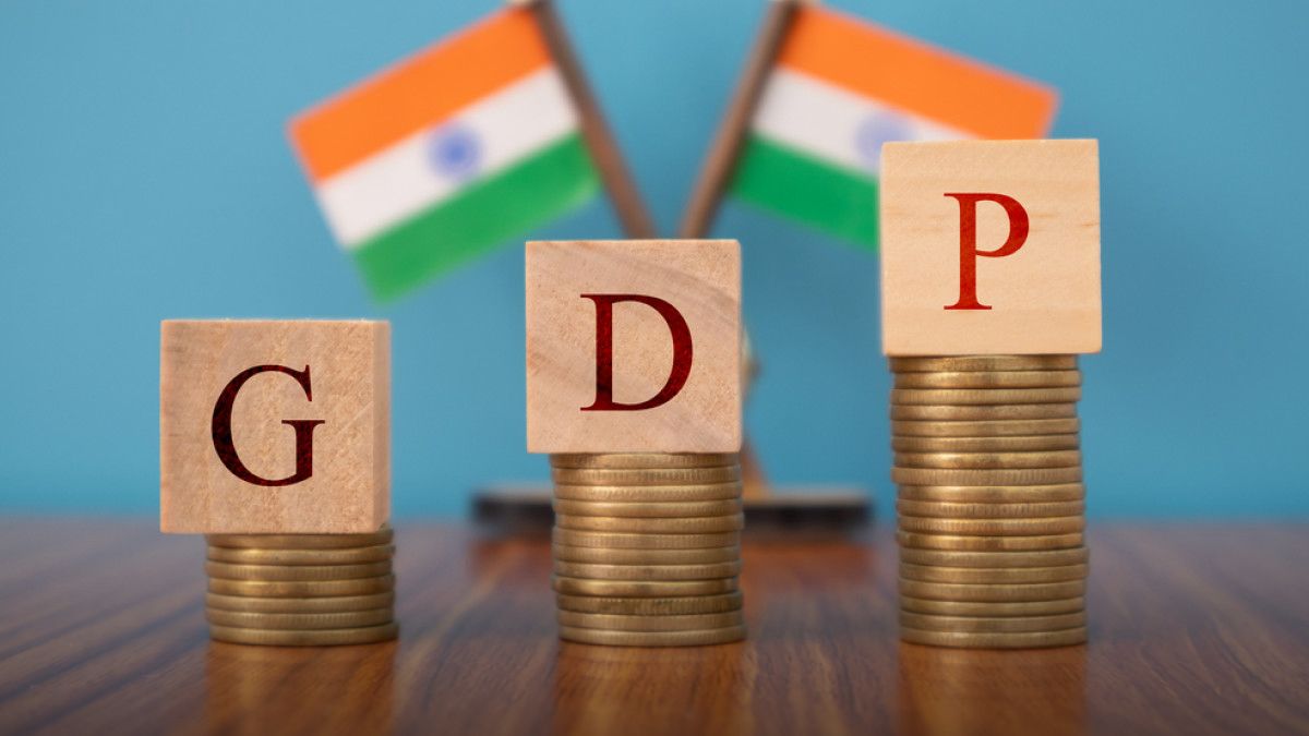 भारत की GDP ग्रोथ रेट दूसरी तिमाही में घटकर 6.5% रहने के आसार, इन 2 सेक्टर में आ सकती है मंदी