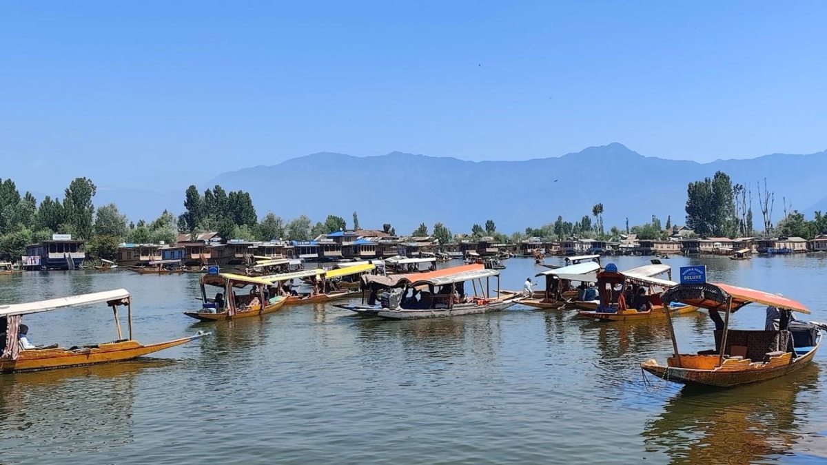 डल झील में शिकारा की सवारी के लिए उबर ने शुरू की ये खास सेवा, जानकर झूम उठेंगे पर्यटक