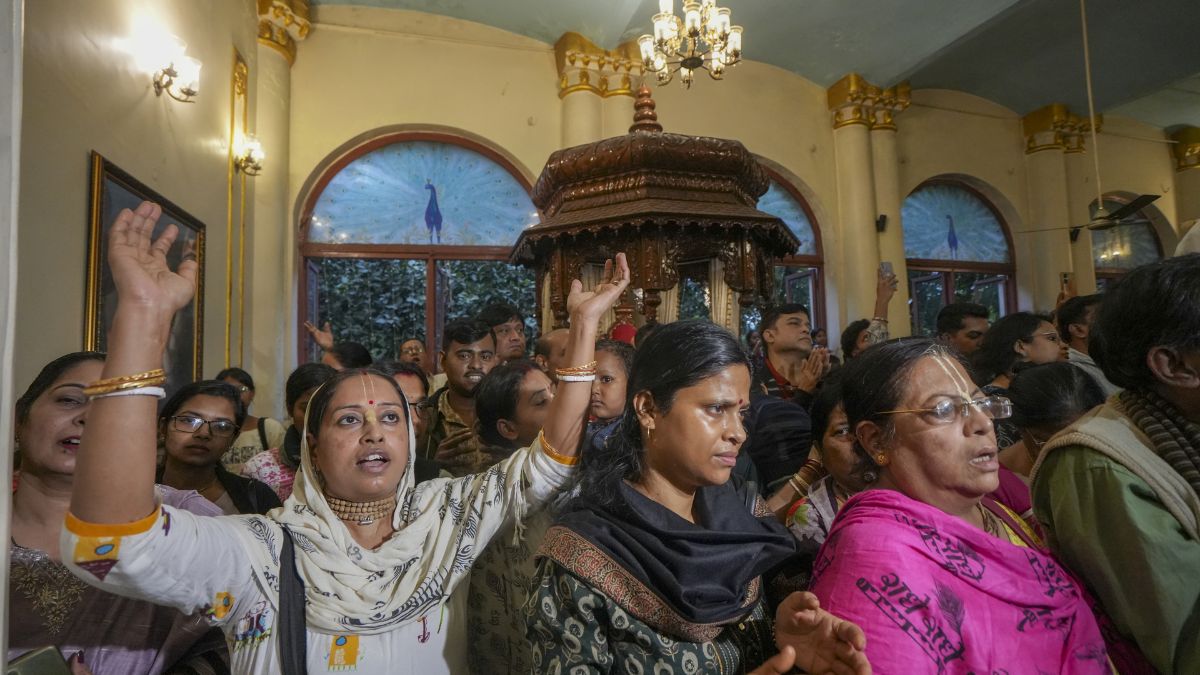 अब बांग्लादेशी अधिकारियों ने ISKCON सदस्यों को दाखिल होने से रोका, AVPGanga की सुरक्षा की मांग