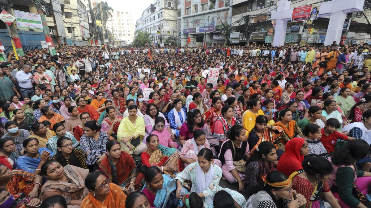 बांग्लादेश में हिंदुओं के हालात पर भारत की है गहरी नजर, जानें विदेश मंत्रालय ने और क्या कहा?