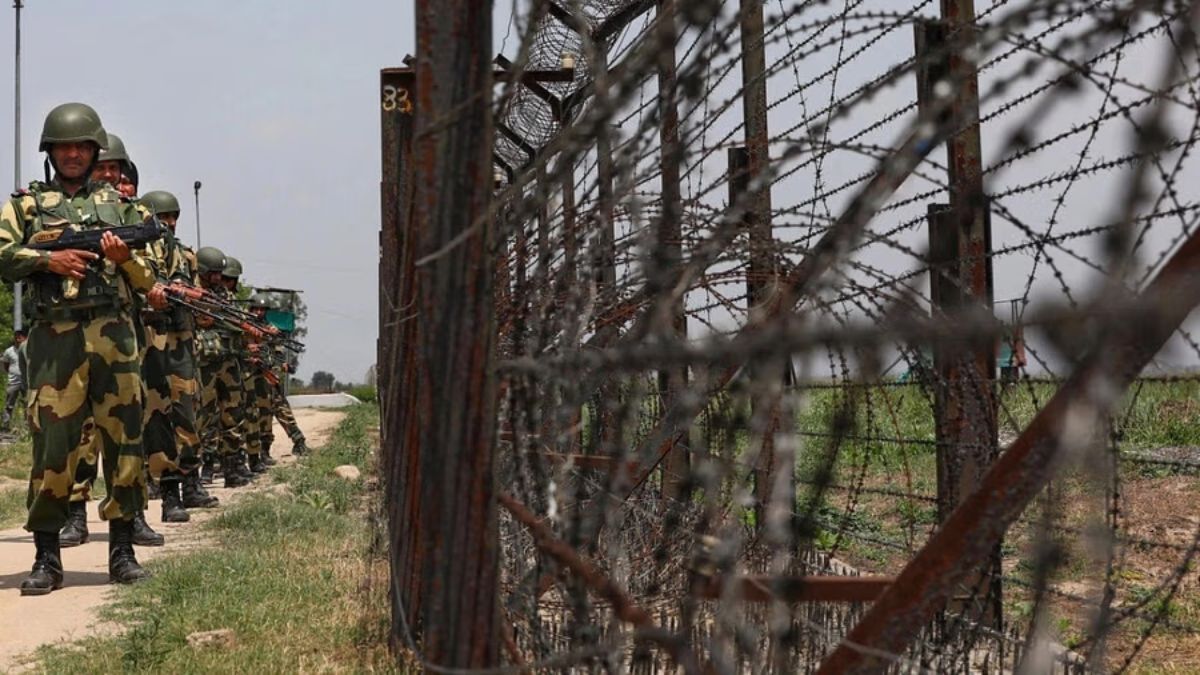 बॉर्डर पर पकड़ा गया पाकिस्तानी घुसपैठिया, सीमा पार करने की कर रहा था कोशिश