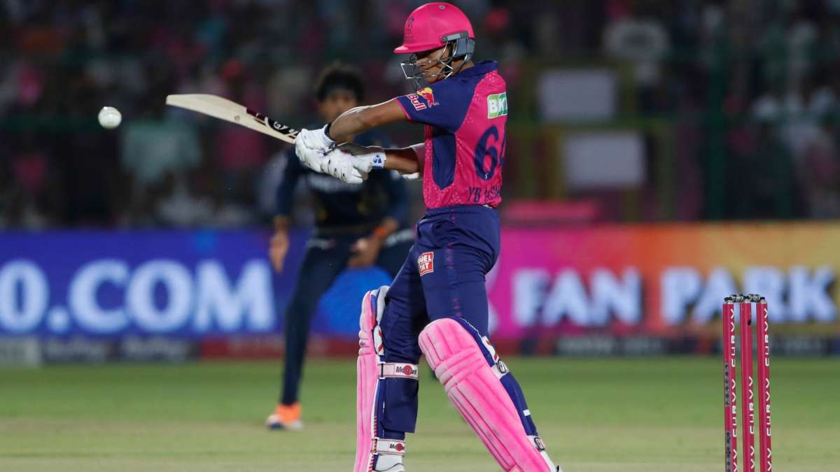 यशस्वी जायसवाल का बड़ा कारनामा, सचिन तेंदुलकर को छोड़ दिया पीछे