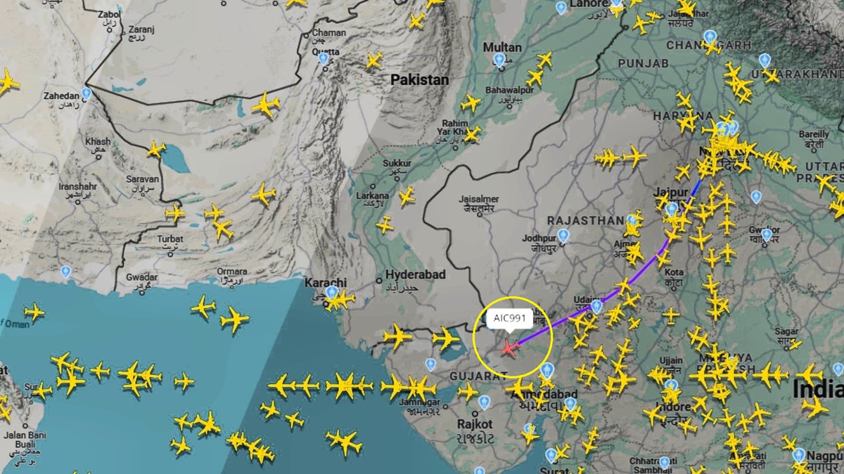 पाकिस्तान एयर स्पेस पर बैन के बाद बढ़ सकता है फ्लाइट का किराया, उड़ान का समय बढ़ा, एयर इंडिया-इंडिगो पर असर