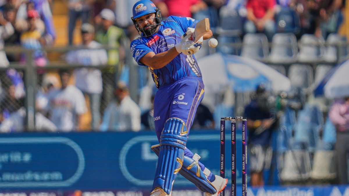 रोहित शर्मा ने लगातार 2 छक्के लगाकर कर दिया कमाल, बने IPL इतिहास में ऐसा करने वाले तीसरे प्लेयर