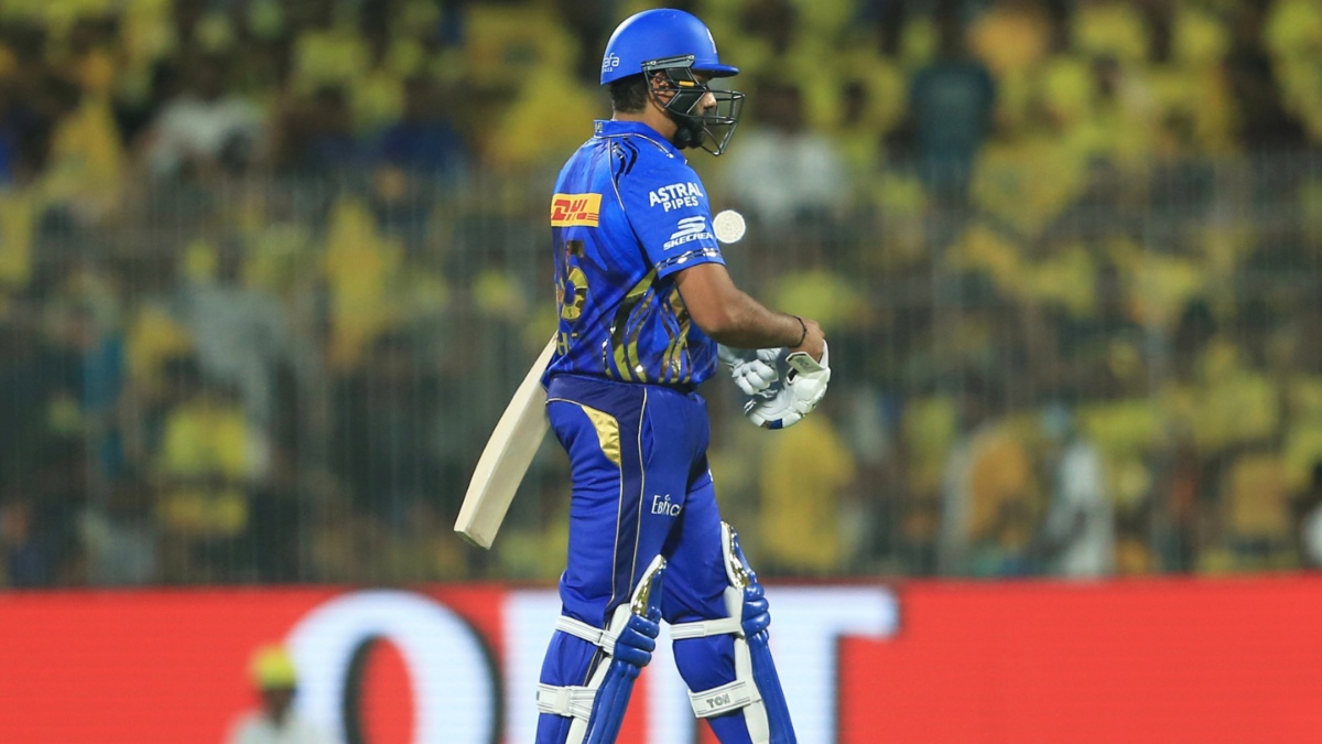 Rohit Sharma: इतने घटिया खेल के बाद भी मुंबई में क्या कर रहे हैं रोहित शर्मा? और कोई हो जाता बाहर