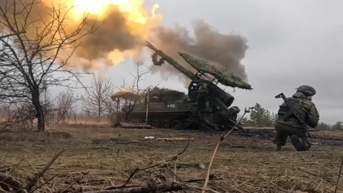 Russia Ukraine War: रूस ने कर दी घातक Drone Strike, यूक्रेन के कई क्षेत्रों पर बोला धावा