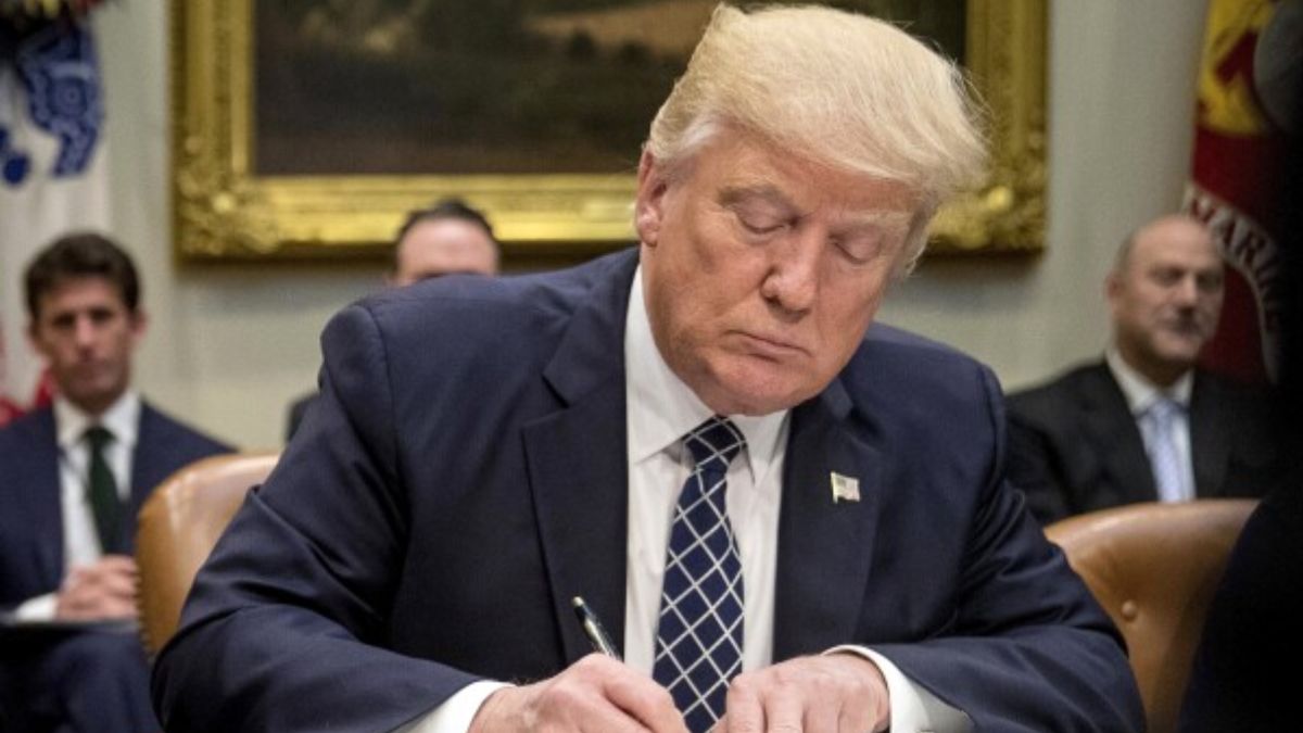 ट्रंप के आदेश से हड़कंप, अमेरिका ने विदेशी छात्रों के दाखिले पर दी रोक लगाने की चेतावनी