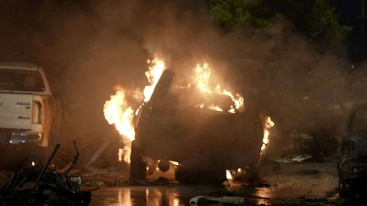 असीम मुनीर की धमकियों के बाद पाकिस्तान पर हुआ एक और आतंकी हमला, कांस्टेबल समेत कैदी की मौत