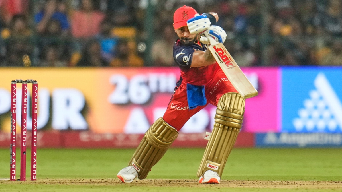 विराट कोहली ने टी20 कर दिया बड़ा कमाल, बाबर आजम को पीछे छोड़ हासिल की पहली पोजीशन