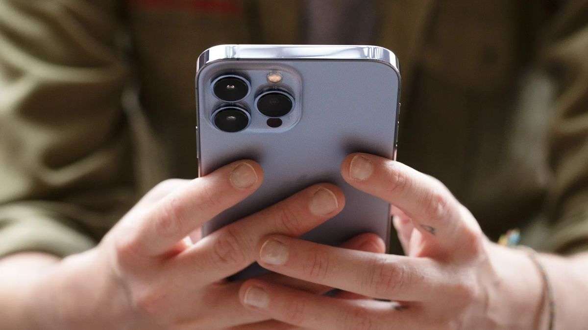 iPhone के इन मॉडल्स में नहीं चलेगा WhatsApp, करोड़ों यूजर्स को जल्द लगेगा बड़ा झटका