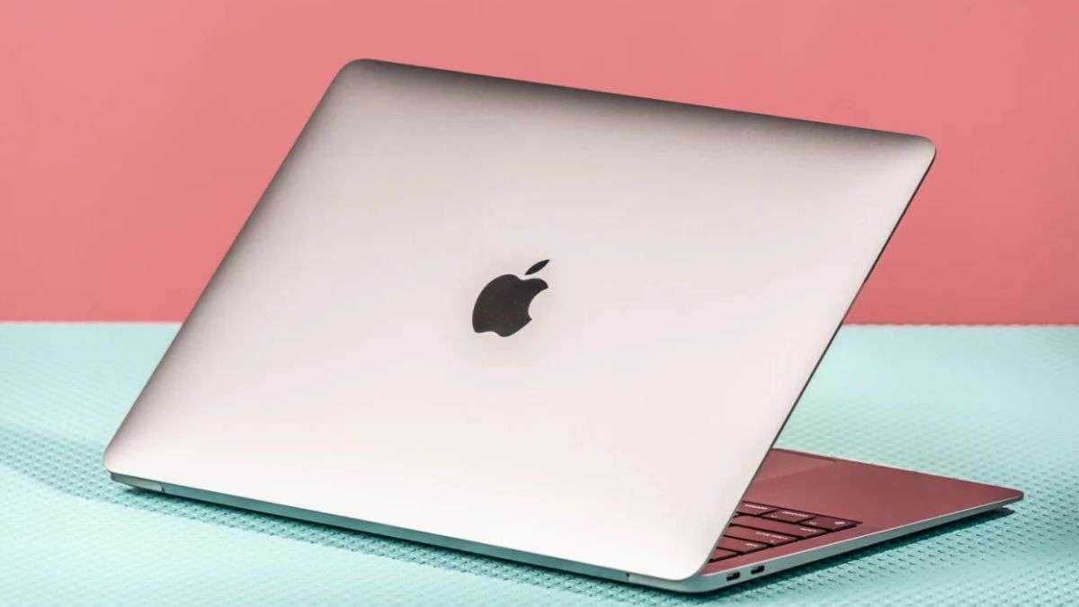 34 हजार से कम में मिल रहा MacBook Air, Flipkart Sale के आखिरी दिन औंधे मुंह गिरी कीमत