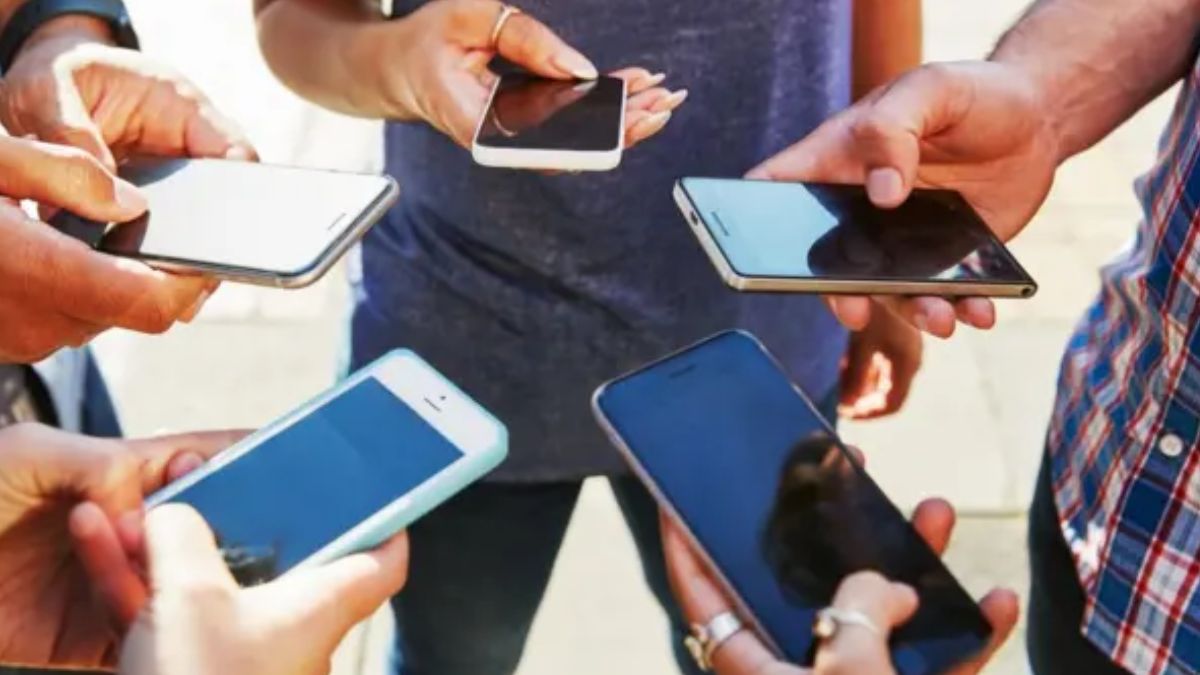 भारत में Smartphones की बिक्री में भारी गिरावट, इस चीनी कंपनी को हुआ सबसे बड़ा नुकसान