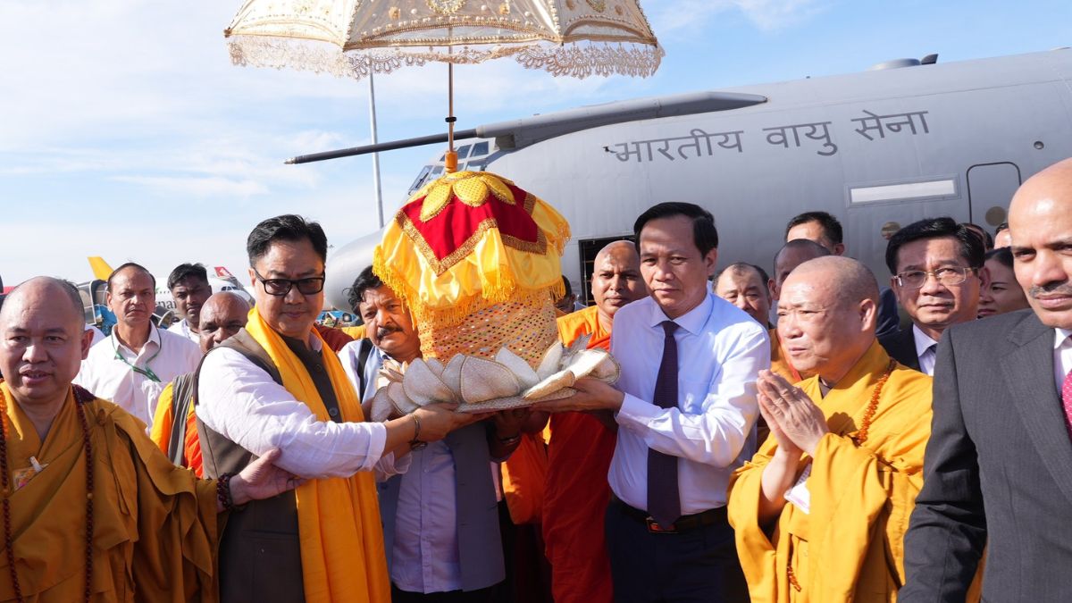 भगवान बुद्ध के पवित्र अवशेषों के साथ वियतनाम पहुंचे केंद्रीय मंत्री किरन रिजिजू, इस समारोह में लेंगे हिस्सा