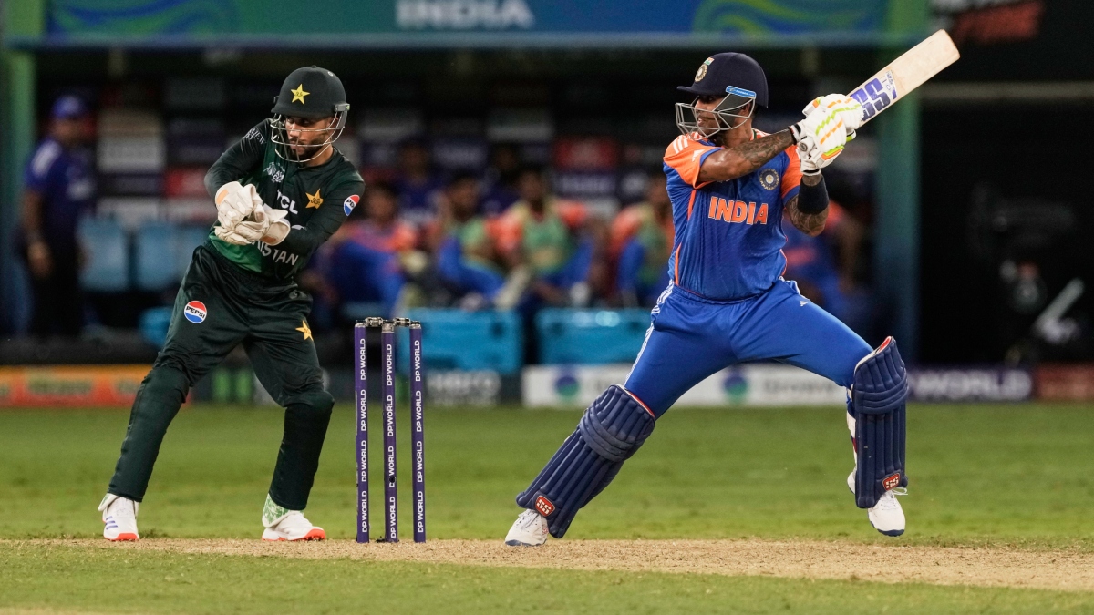 IND vs PAK: सूर्यकुमार 2 छक्के जड़ते ही रच देंगे इतिहास, ऐसा करने वाले बनेंगे दुनिया के 5वें बल्लेबाज
