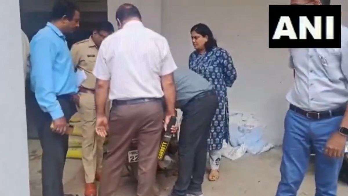 महाराष्ट्र: नासिक के एक प्राइवेट स्कूल को बम से उड़ाने की धमकी, मच गया हड़कंप