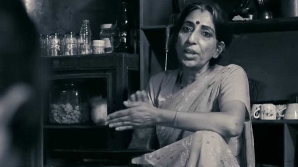 अप्सरा से कम नहीं है 'थ्री ईडियट्स' के गरीब राजू की मां की रियल बेटी, इस इंडस्ट्री पर चला रही हैं हुस्न के बांण