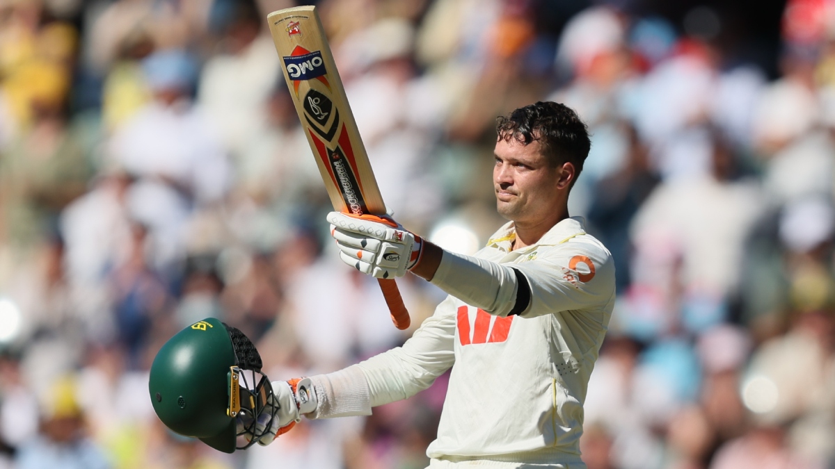 एलेक्स कैरी ने धमाकेदार शतक जड़ स्टीव स्मिथ को पछाड़ा, खत्म किया 12 साल का सूखा