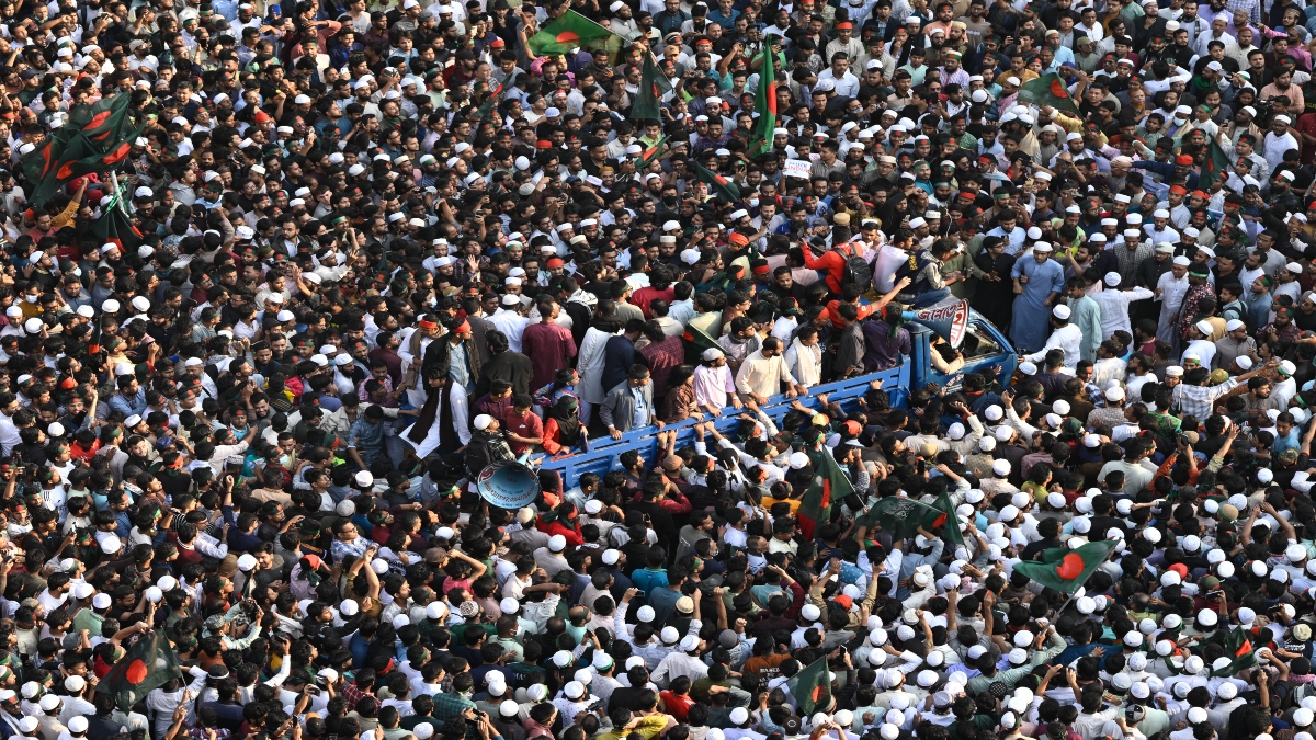 Explainer: उस्मान हादी की हत्या एक साजिश थी? चुनाव से पहले भारत विरोधी नारों से क्यों उबल रहा बांग्लादेश