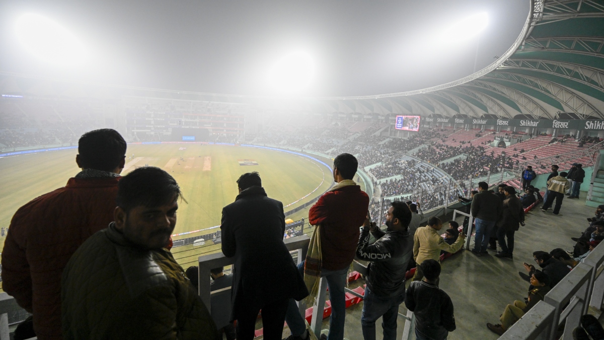 IND vs SA: 'मैंने तीन बोरी गेहूं बेचकर खरीदा था टिकट'; लखनऊ में मैच रद्द होने पर सामने आया फैंस का गुस्सा