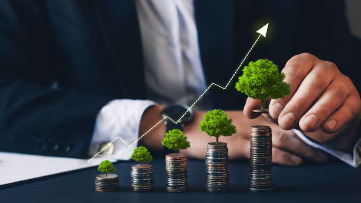 SIP Calculation: आपकी उम्र के अनुसार आपको हर महीने कितनी SIP करनी चाहिए? एक्सपर्ट ने आसान भाषा में समझाया