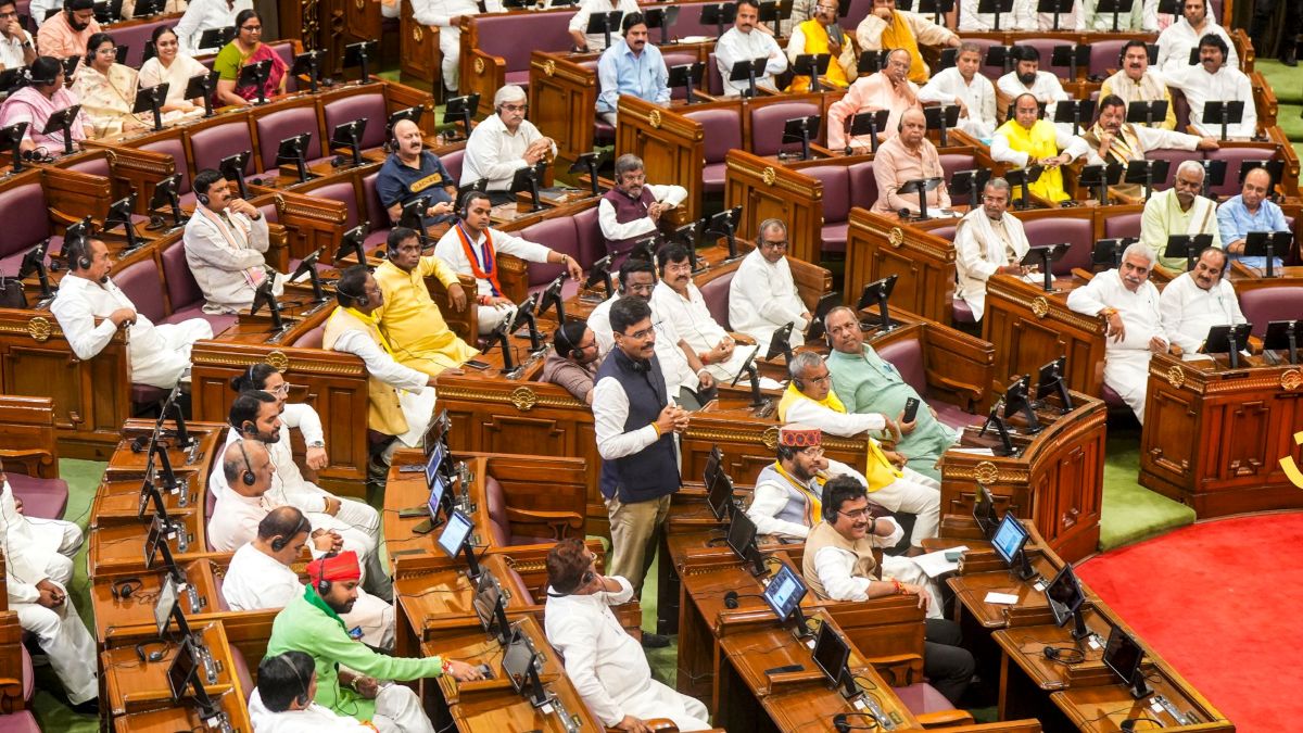 राज्य सरकार द्वारा पेश किया गया सप्लीमेंटरी बजट क्या होता है? आम बजट से यह कितना अलग है?