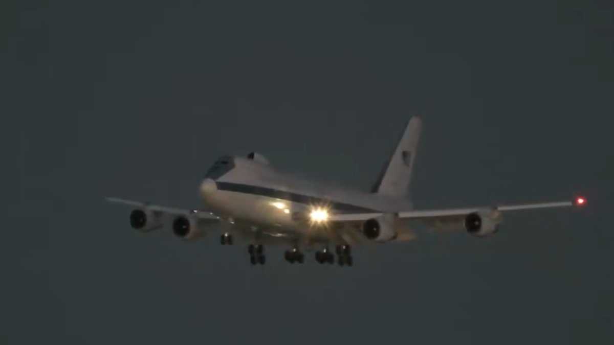 अमेरिका के आसमान में 51 साल बाद दिखा 'प्रलय का विमान', दुनियाभर में अटकलें तेज