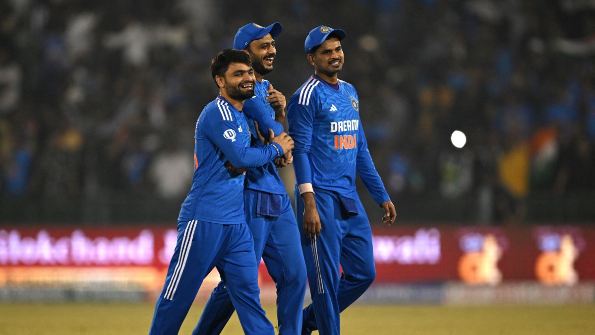 IND vs NZ सीरीज के बीच स्क्वॉड में हुआ बड़ा चेंज, इस खिलाड़ी को दो मैचों के लिए रोका गया