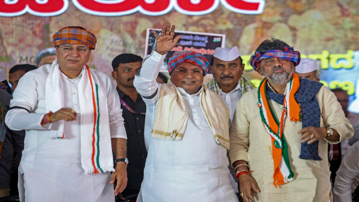 कर्नाटक: DK-DK के लगे नारे, बीच भाषण में दहाड़े सीएम सिद्धारमैया, बोले-ऐ ये कौन बोला, बैठ जाओ