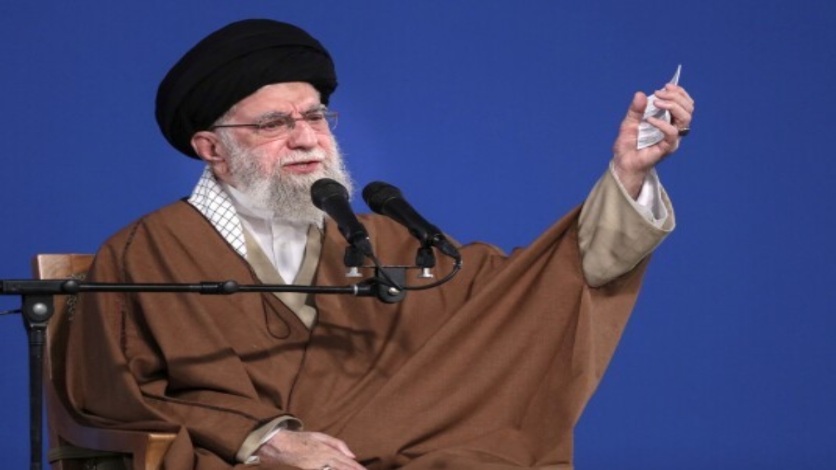 Iran Protest: 'कुछ भी हो झुकेंगे नहीं', विरोध-प्रदर्शनों के बीच खामेनेई की अमेरिका को बड़ी चेतावनी, जानें और क्या कहा