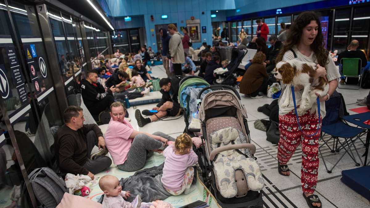 Israel US Attack on Iran Live Updates: मुस्लिम वर्ल्ड लीग ने ईरान की निंदा की, इजरायल के निशाने पर खामेनेई के मिसाइल लॉन्चर