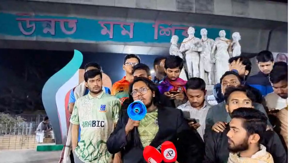 Bangladesh में बवाल: BNP छात्रों ने कई विश्वविद्यालयों के कैंपस पर किया कब्जा, दूसरे दलों के समर्थकों को हॉस्टल से निकाला