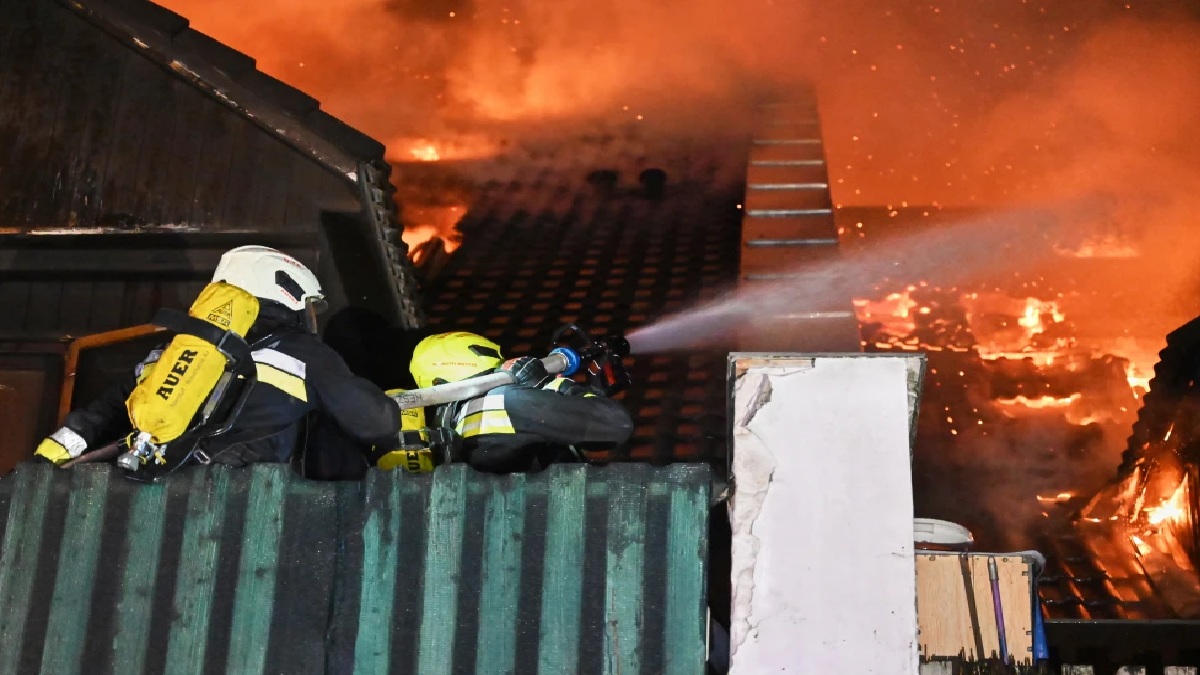 Budapest Fire: इमारत में लगी भीषण आग, महिला समेत कम से कम 3 की मौत; झुलसे 22 लोग