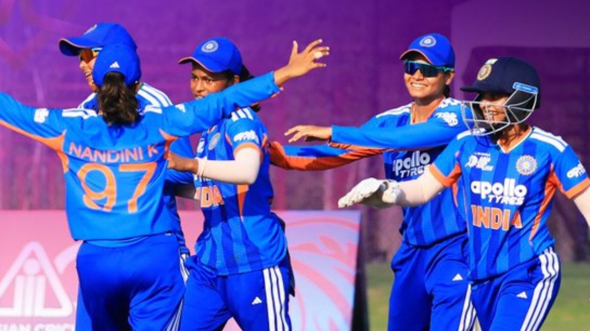 टीम इंडिया बनी वुमेंस एशिया कप की चैंपियन, फाइनल में बांग्लादेश को बुरी तरह पीटा