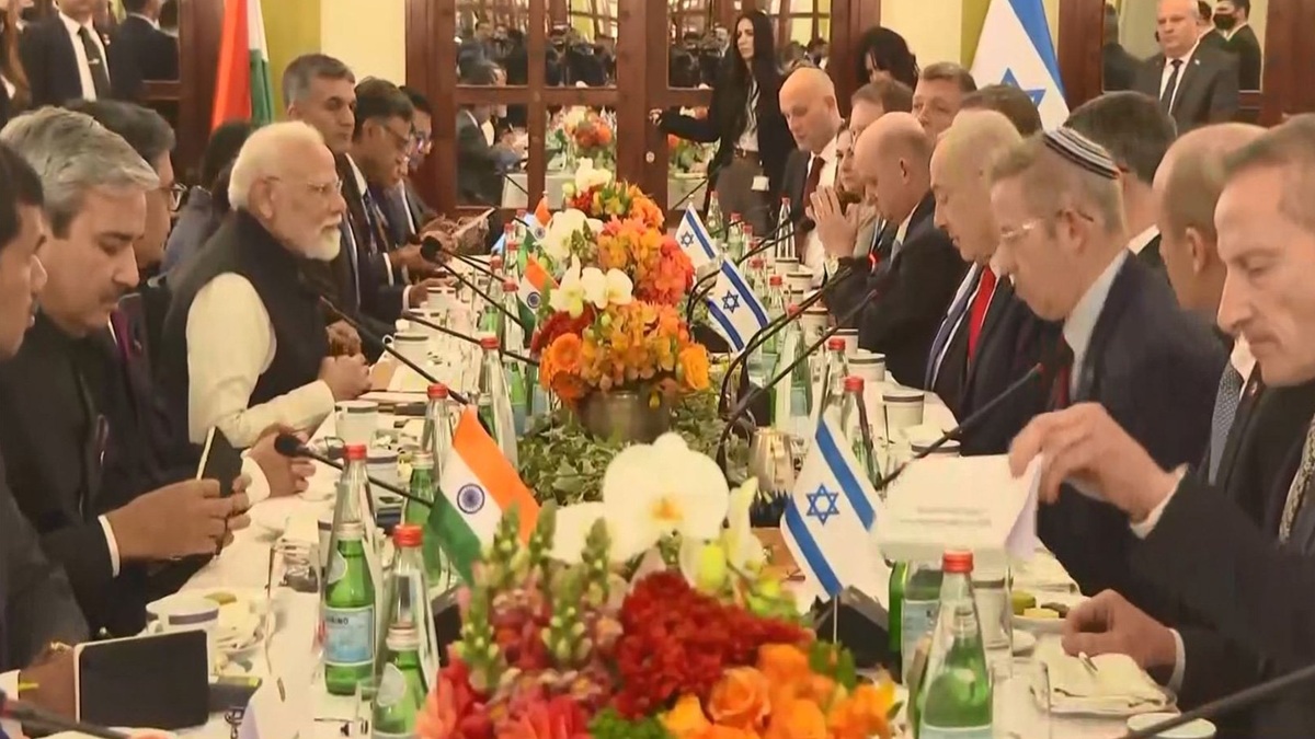 PM Modi Israel Visit Live: पीएम मोदी और नेतन्याहू के बीच हुई डेलीगेशन लेवल की वार्ता, कई समझौतों पर बनी सहमति