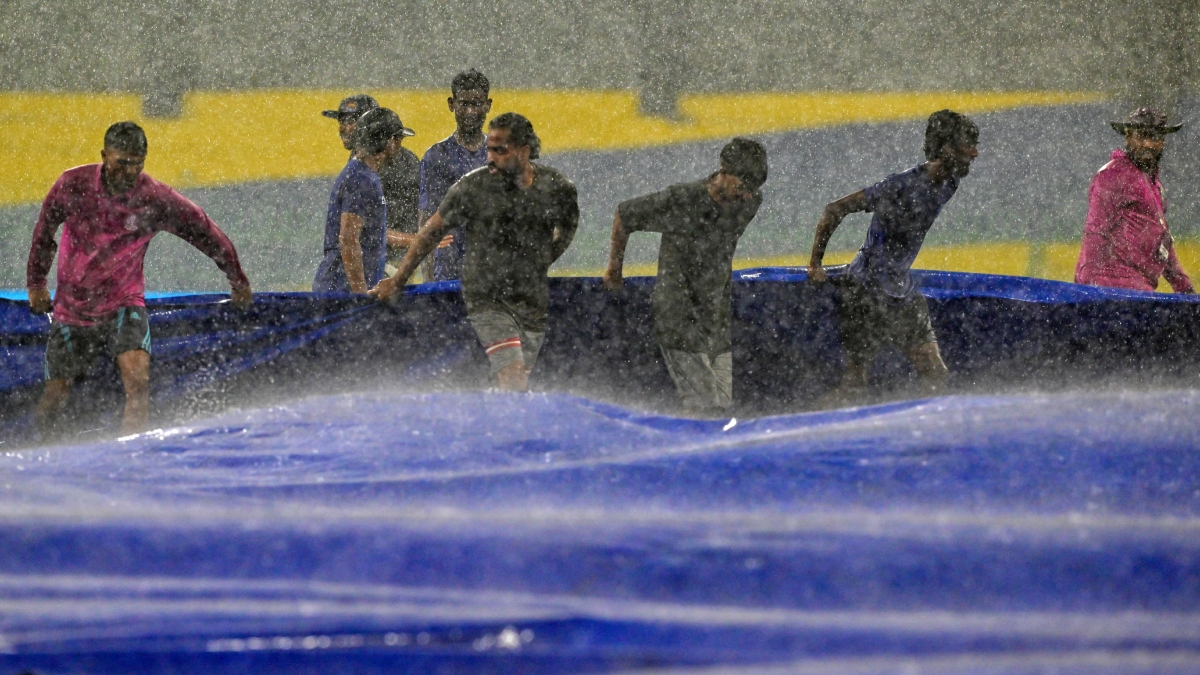 IND vs PAK: कोलंबो में बादलों ने डाला डेरा, अगले 24 घंटों की मौसम रिपोर्ट आई सामने, मैच पर फिर सकता है पानी