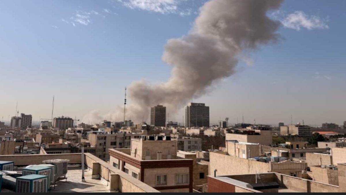 अमेरिका इजरायल ने किया ईरान पर हमला, तेहरान ने दिया करारा जवाब, दागीं 30 बैलिस्टिक मिसाइलें