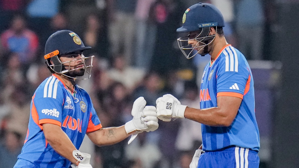 IND vs PAK: ईशान किशन और जसप्रीत बुमराह नहीं, किसे मिला इम्पैक्ट प्लेयर का अवार्ड, सामने आया ड्रेसिंग रूम का VIDEO