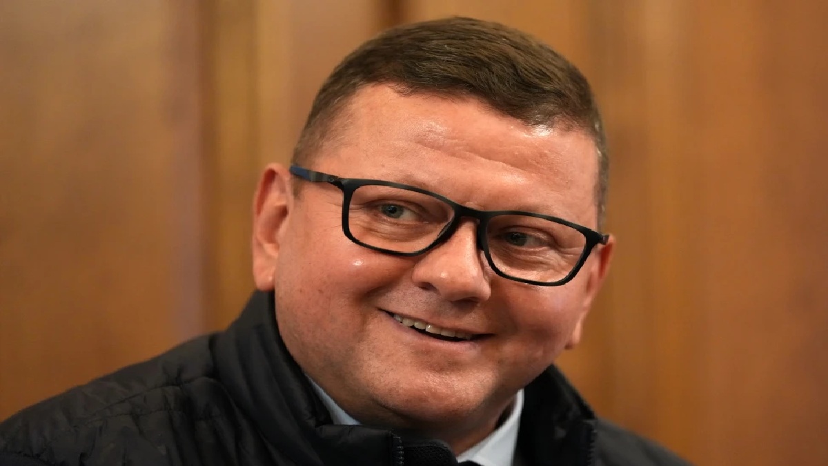 यूक्रेन के पूर्व आर्मी चीफ ने किए बड़े खुलासे, राष्ट्रपति जेलेंस्की के साथ तनाव का भी किया जिक्र