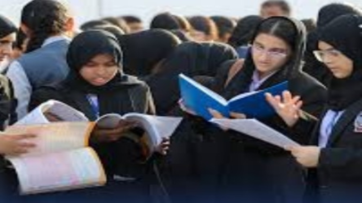 CBSE ने मिडिल ईस्ट में 12वीं की  9, 10, 11 मार्च 2026 की परीक्षाएं स्थगित कीं, 10वीं की बोर्ड परीक्षाएं रद्द, देखें पूरी डिटेल्स