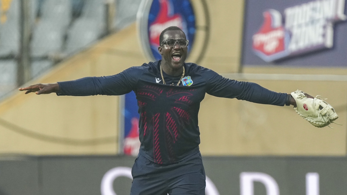 "मैं बस घर जाना चाहता हूं"; विंडीज टीम के हेड कोच डैरेन सैमी ने लगाई मदद की गुहार