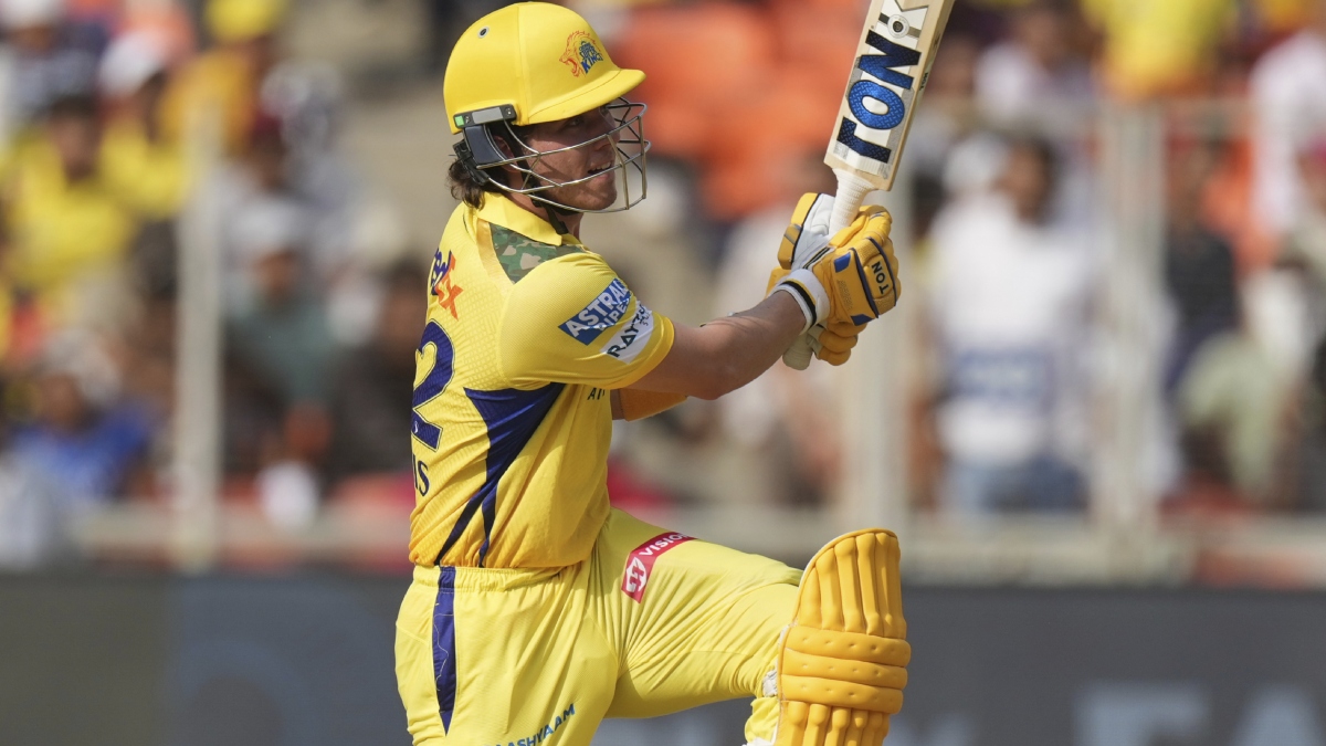 CSK को लगा एक और बड़ा झटका, धोनी के बाद अब ये धाकड़ खिलाड़ी भी शुरुआती मैचों से हुआ बाहर