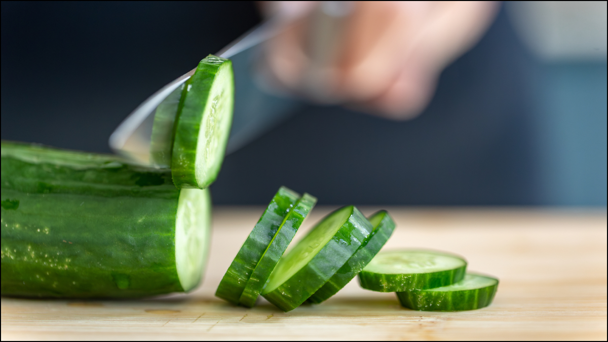 इस ट्रिक से काटेंगे खीरा तो बिना घिसे भी कड़वा नहीं निकलेगा, खीरे की कड़वाहट दूर करने का है आसान उपाय