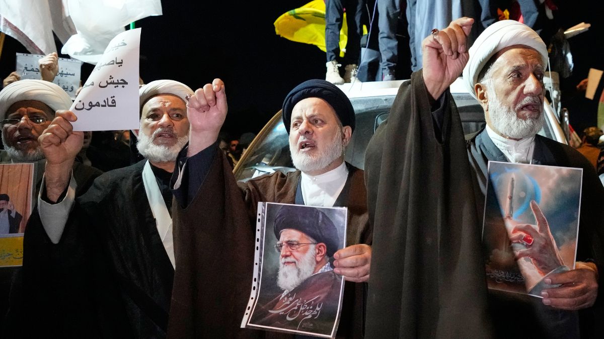 Iran Israel War LIVE: हवाई हमले में सुप्रीम लीडर खामेनेई की मौत, इजरायली अधिकारी ने किया दावा