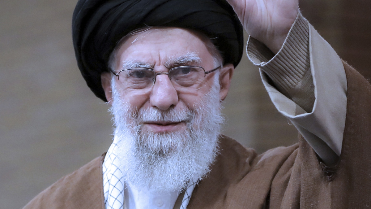 ईरान के सुप्रीम लीडर खामेनेई के साथ बेटी-दामाद भी मारे गए, परिवार के कई लोगों की मौत